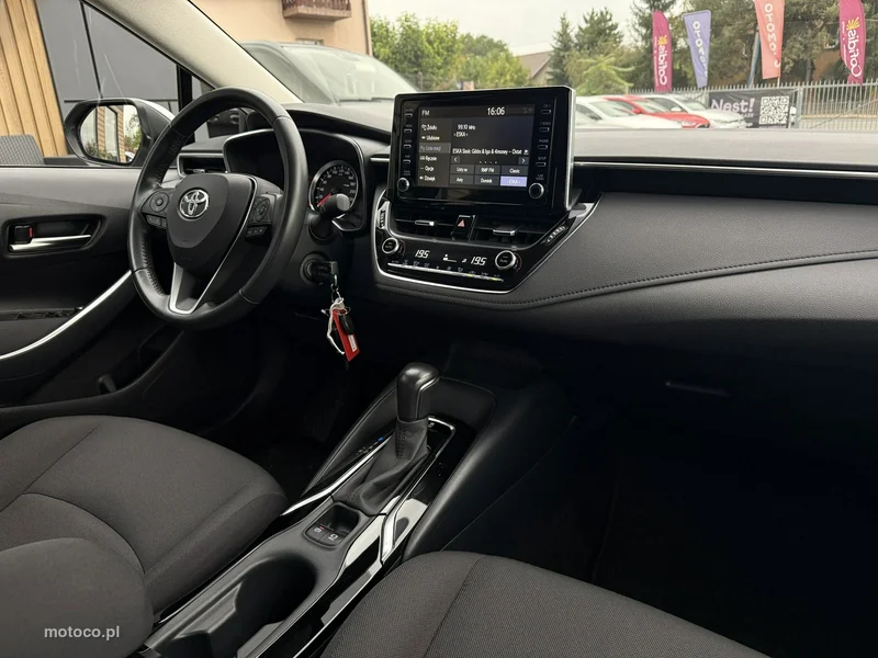 Toyota Corolla E210 14