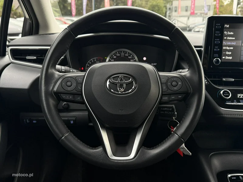 Toyota Corolla E210 15