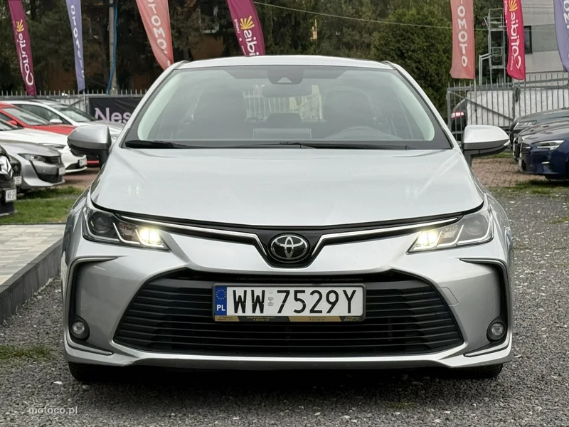 Toyota Corolla E210 3