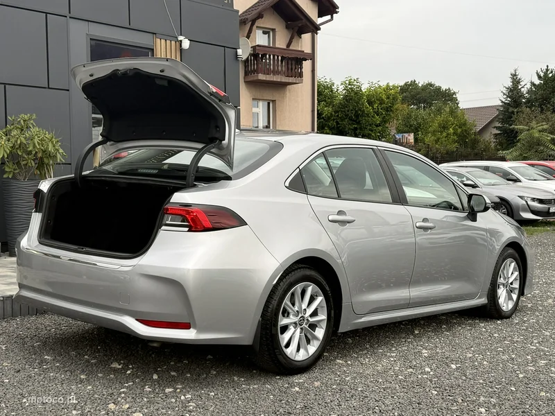 Toyota Corolla E210 33