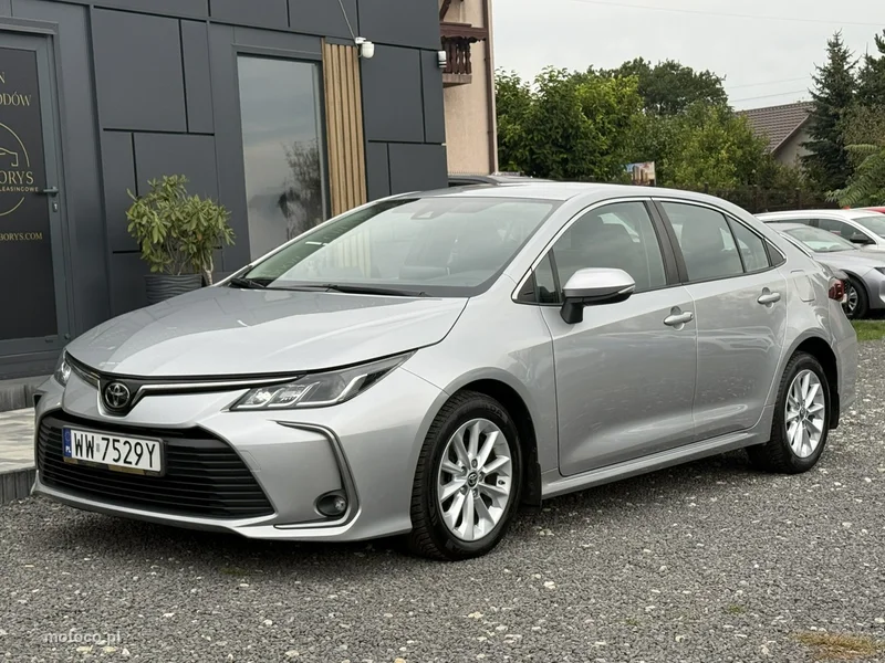 Toyota Corolla E210 5