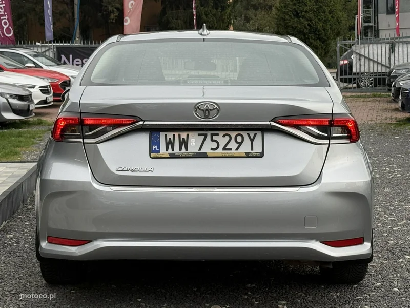 Toyota Corolla E210 7