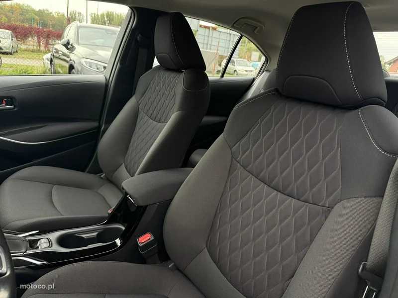 Toyota Corolla E210 10