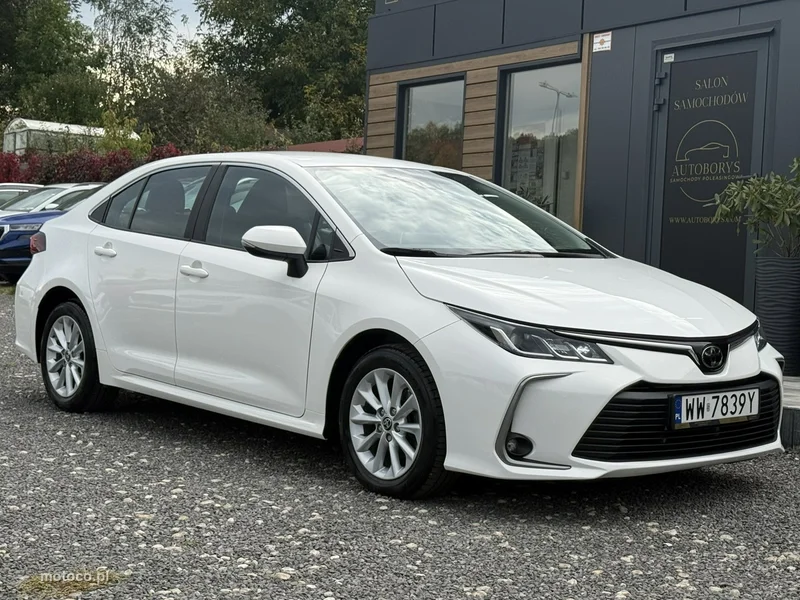 Toyota Corolla E210 2