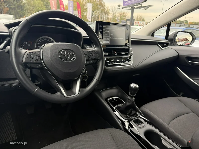 Toyota Corolla E210 13