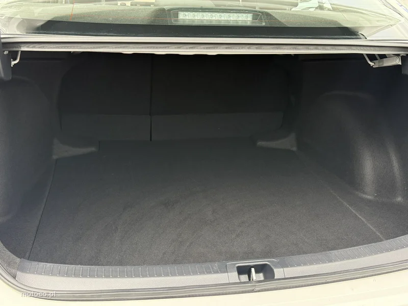 Toyota Corolla E210 33