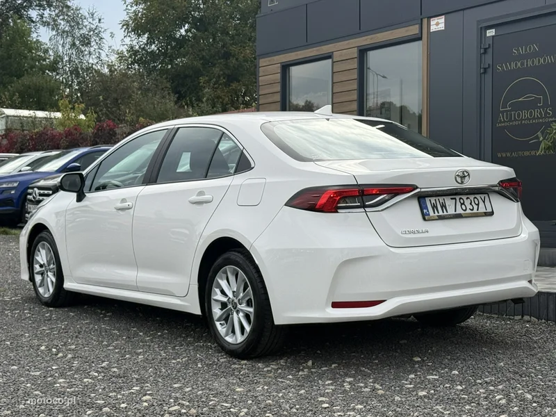 Toyota Corolla E210 6