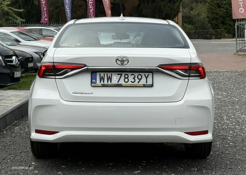 Toyota Corolla E210 7