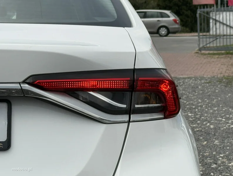 Toyota Corolla E210 8