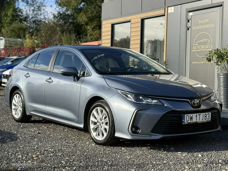 Toyota Corolla E210 2