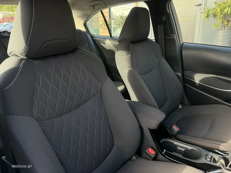 Toyota Corolla E210 11
