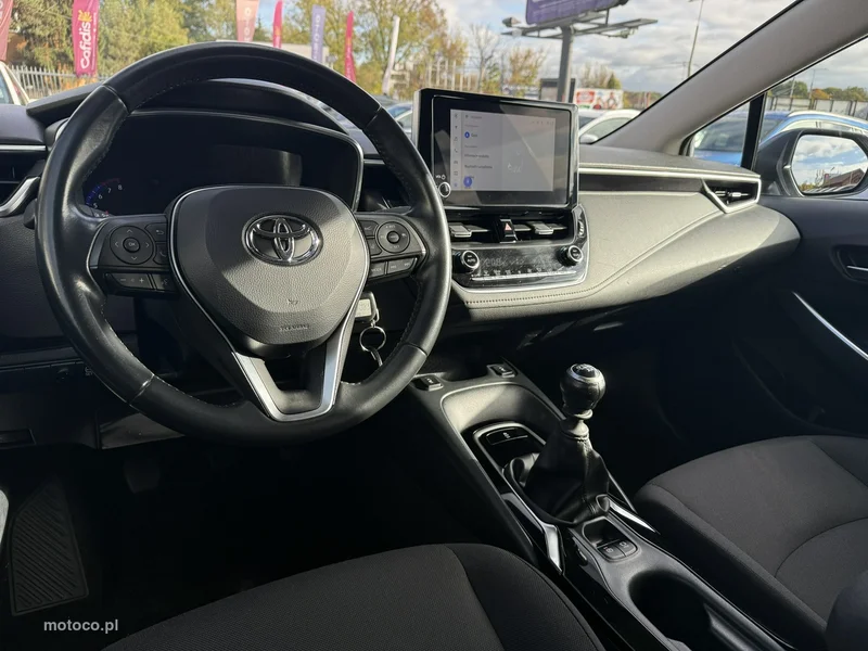 Toyota Corolla E210 13