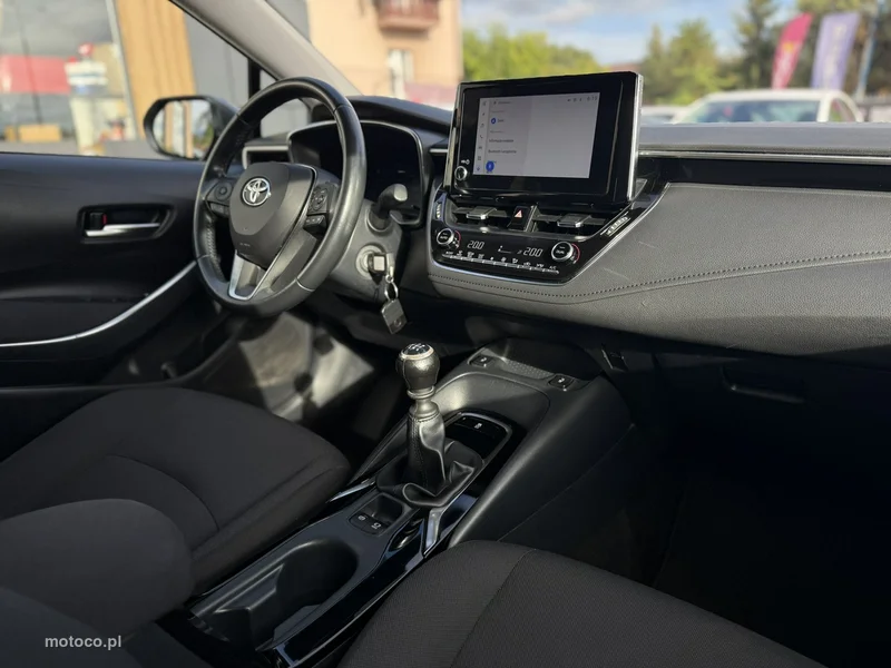 Toyota Corolla E210 14