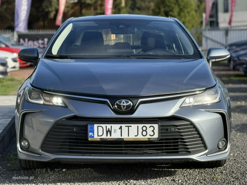 Toyota Corolla E210 3