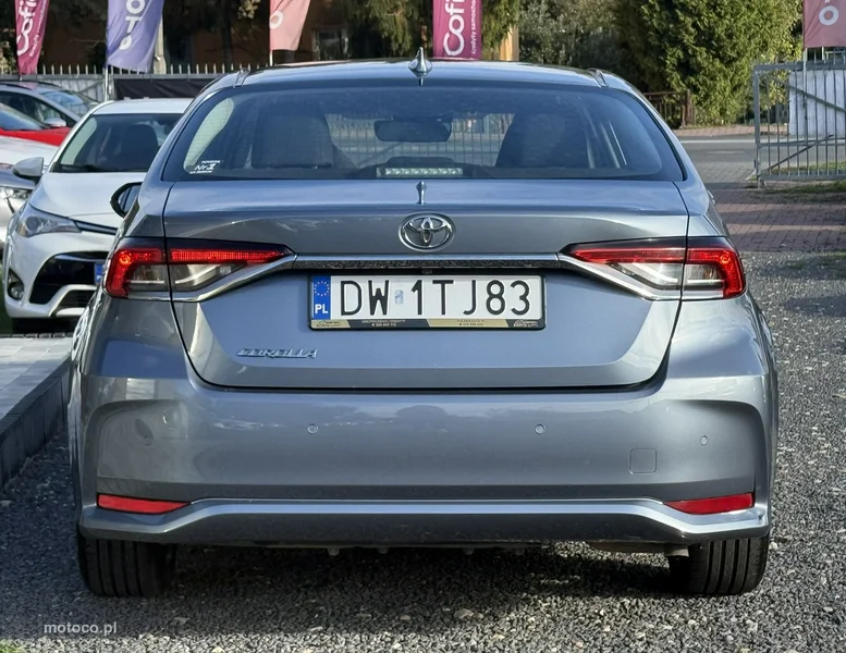 Toyota Corolla E210 7