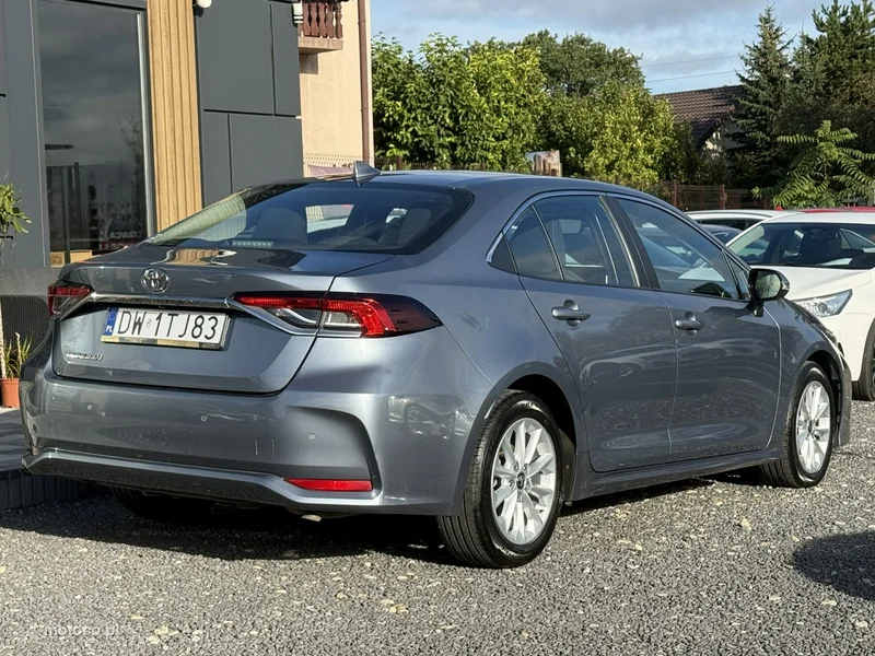 Toyota Corolla E210 9