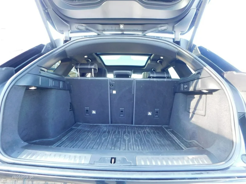 Land Rover Range Rover Velar 13