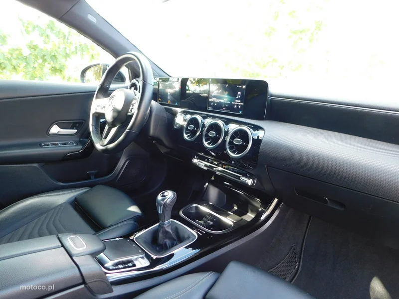 Mercedes-Benz Klasa A W177 A 160 16