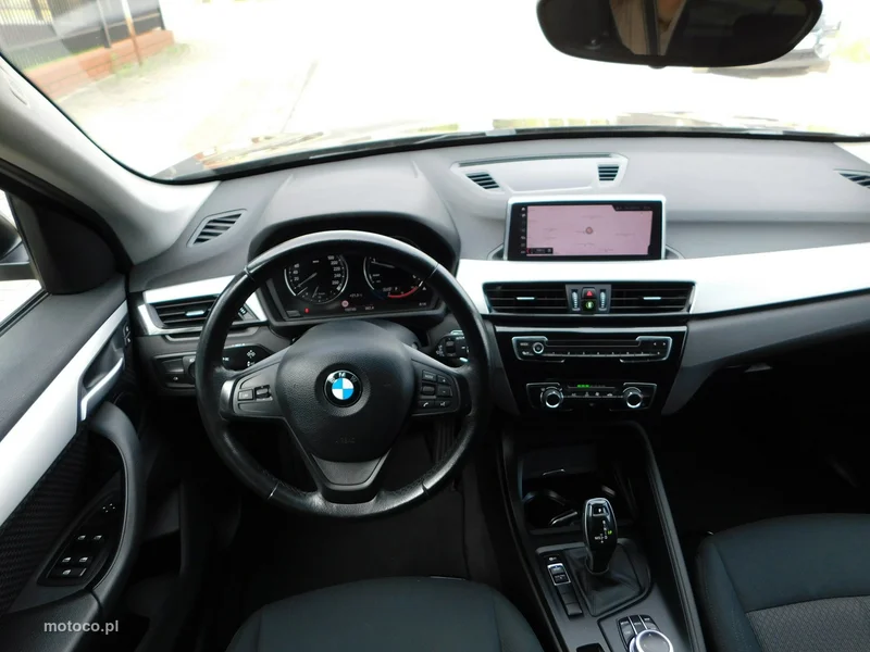 BMW X1 F48 13