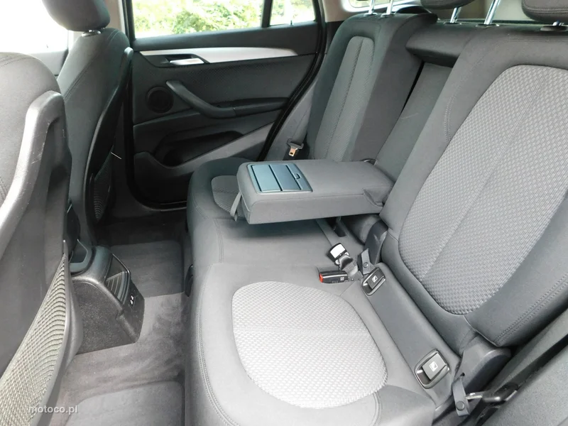 BMW X1 F48 10