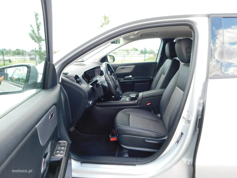 Mercedes-Benz GLA H247 200 14