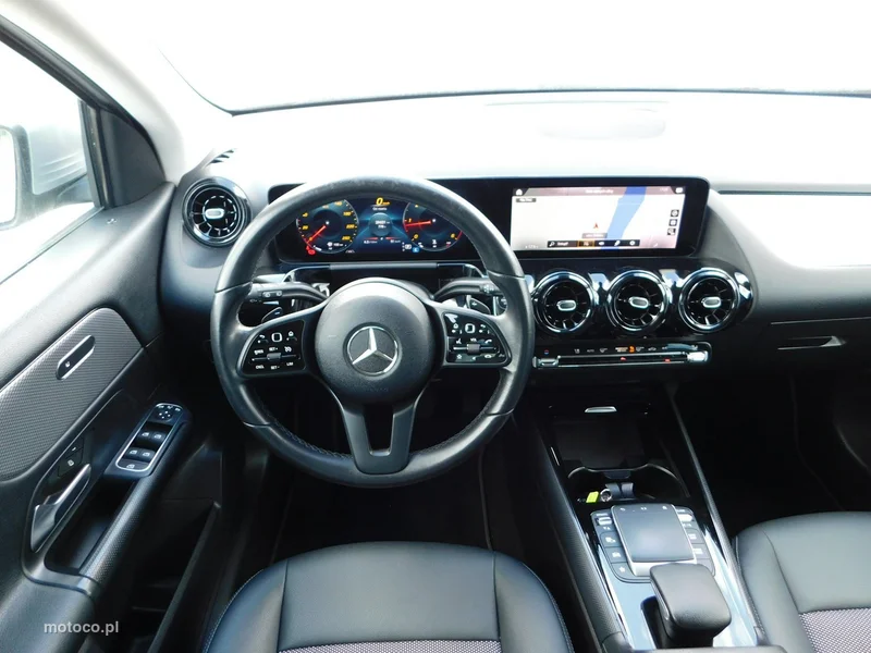 Mercedes-Benz GLA H247 200 16