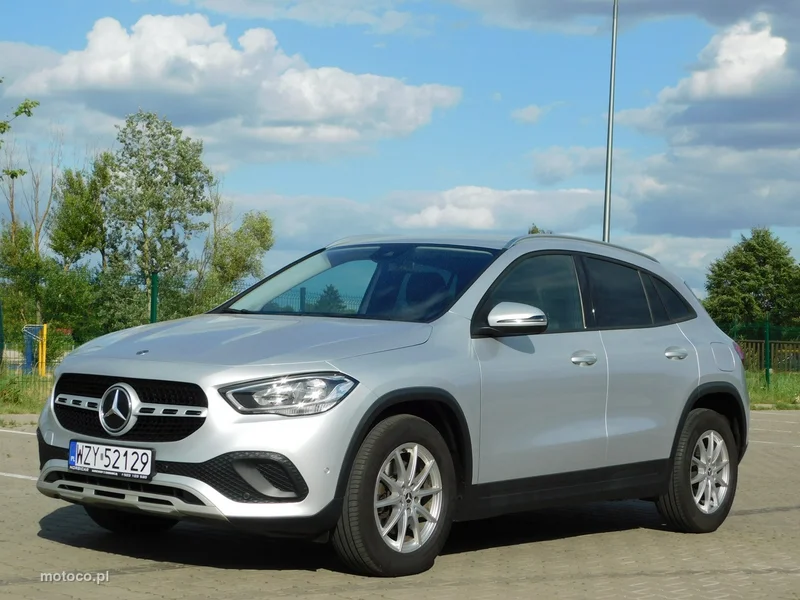 Mercedes-Benz GLA H247 200 24