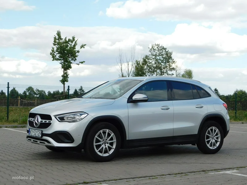 Mercedes-Benz GLA H247 200 25