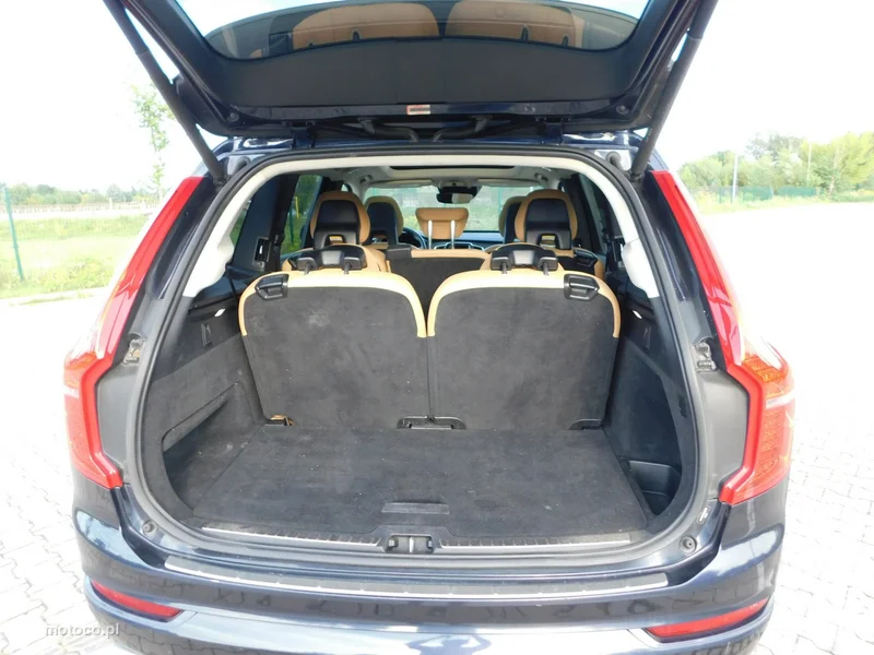 Volvo XC 90 22
