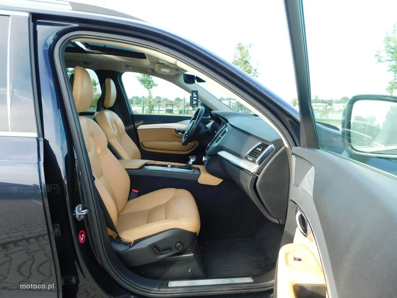 Volvo XC 90 8