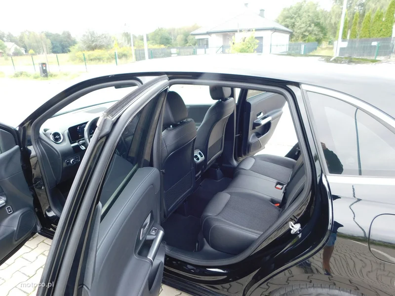Mercedes-Benz Klasa B W247 B 220 11