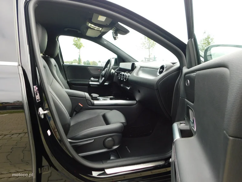 Mercedes-Benz Klasa B W247 B 220 8