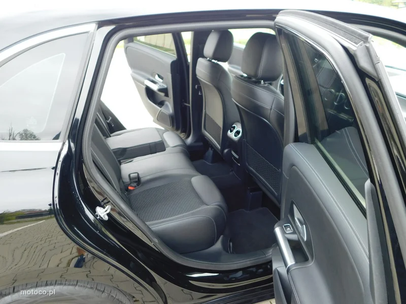 Mercedes-Benz Klasa B W247 B 220 10