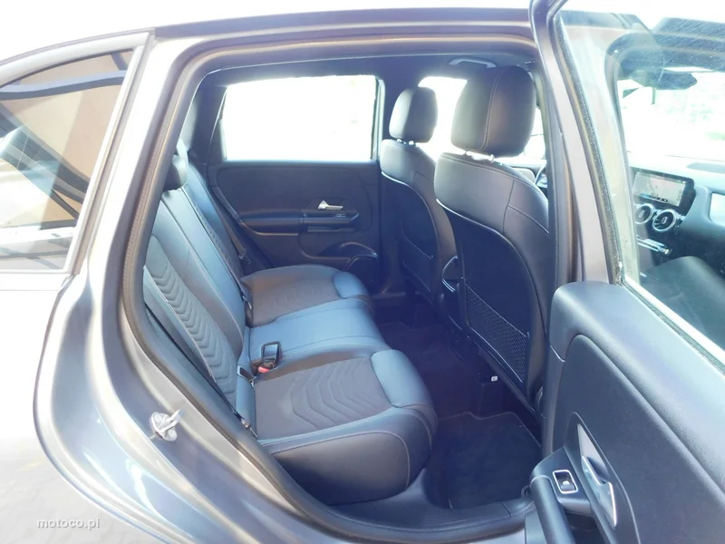 Mercedes-Benz Klasa B W247 B 200 10