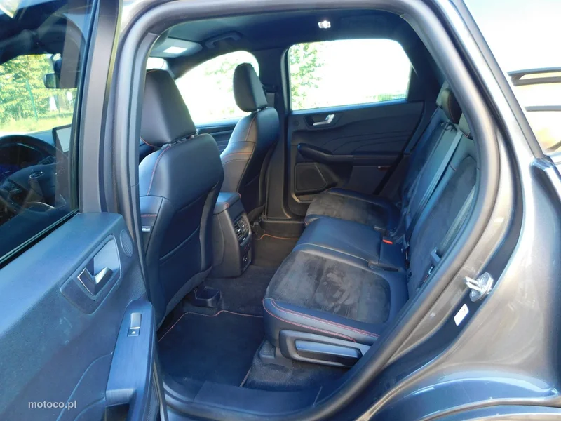 Ford Kuga III 12