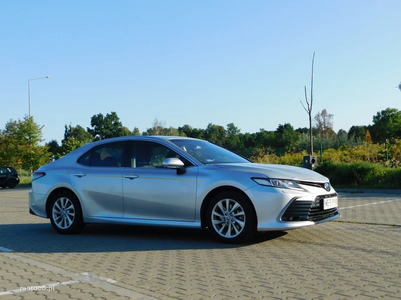 Toyota Camry XV70 15