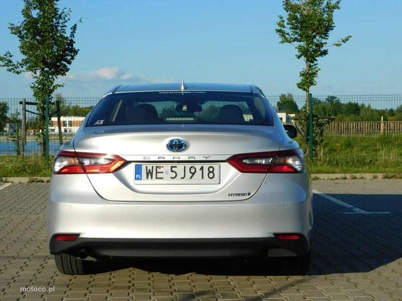 Toyota Camry XV70 18