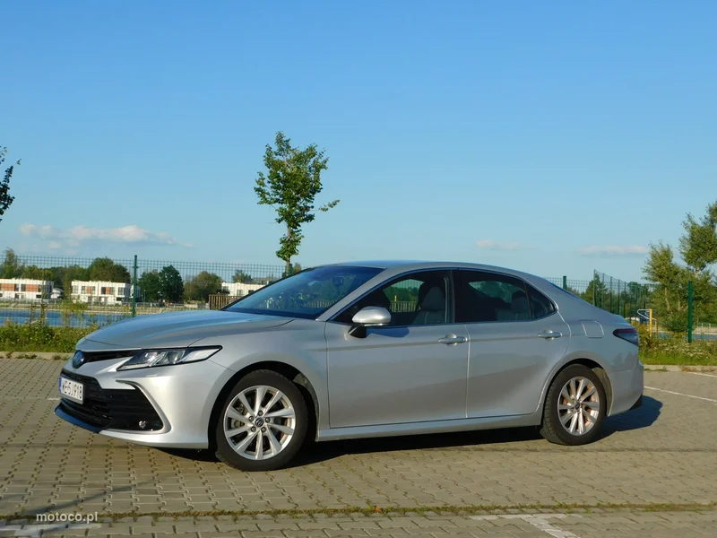 Toyota Camry XV70 21