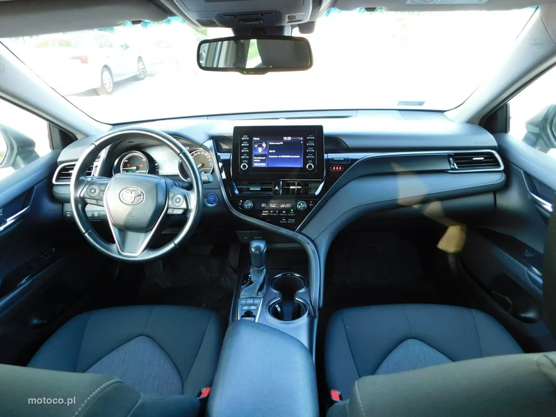 Toyota Camry XV70 5