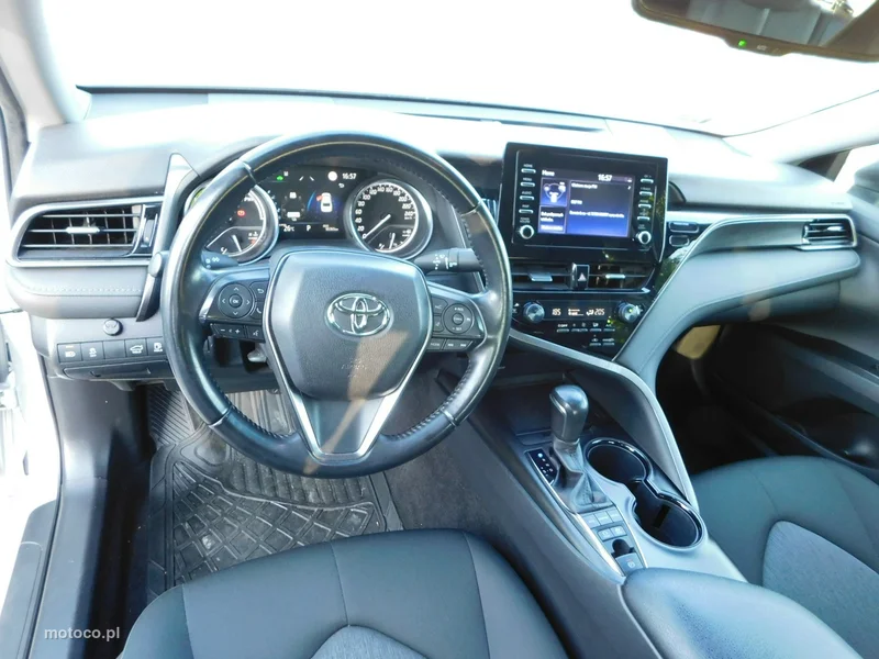 Toyota Camry XV70 10