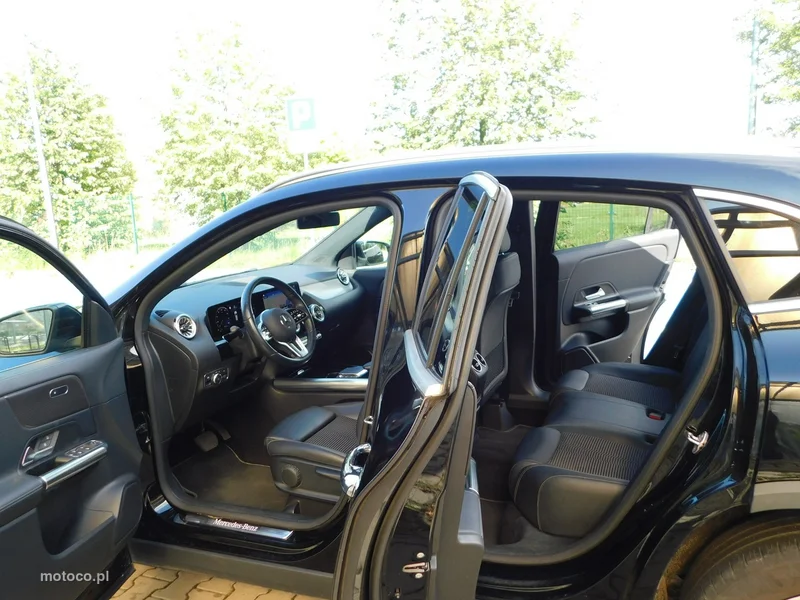 Mercedes-Benz GLA H247 200 15