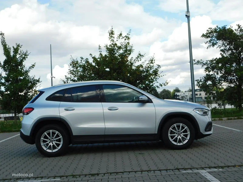 Mercedes-Benz GLA H247 200 4