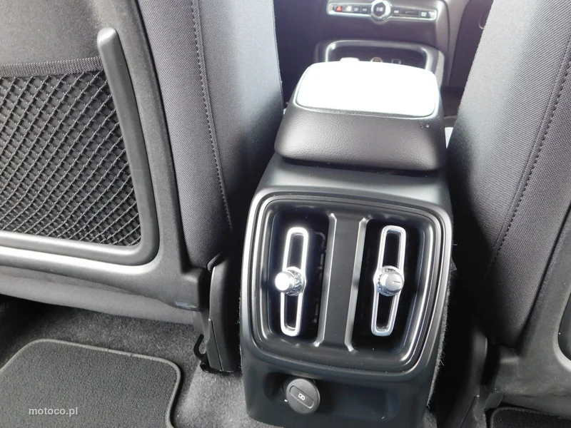 Volvo XC 40 12