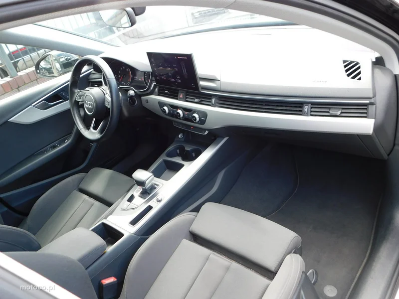 Audi A4 B9 8