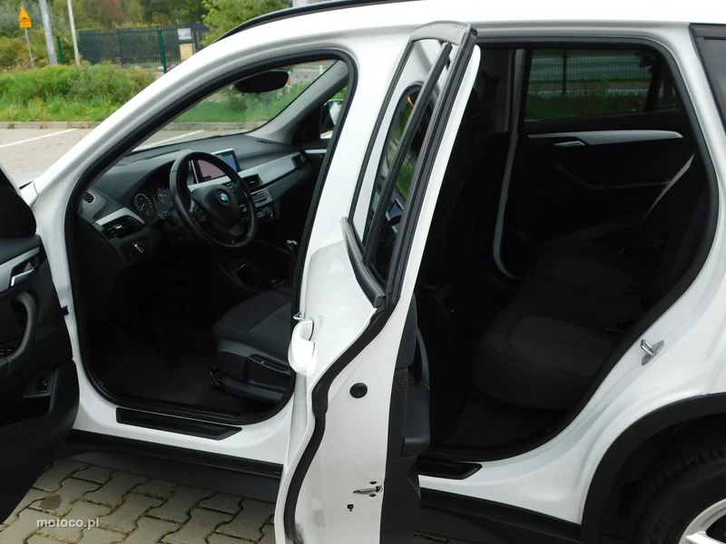 BMW X1 F48 10