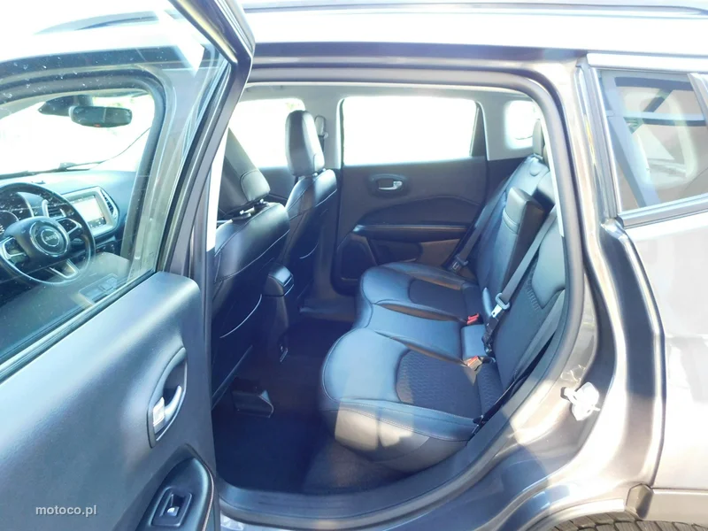 Jeep Compass 14