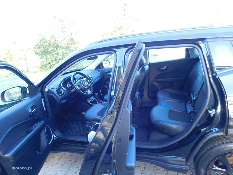 Jeep Compass 10
