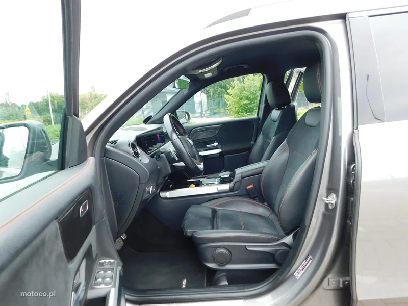 Mercedes-Benz GLB X247 12