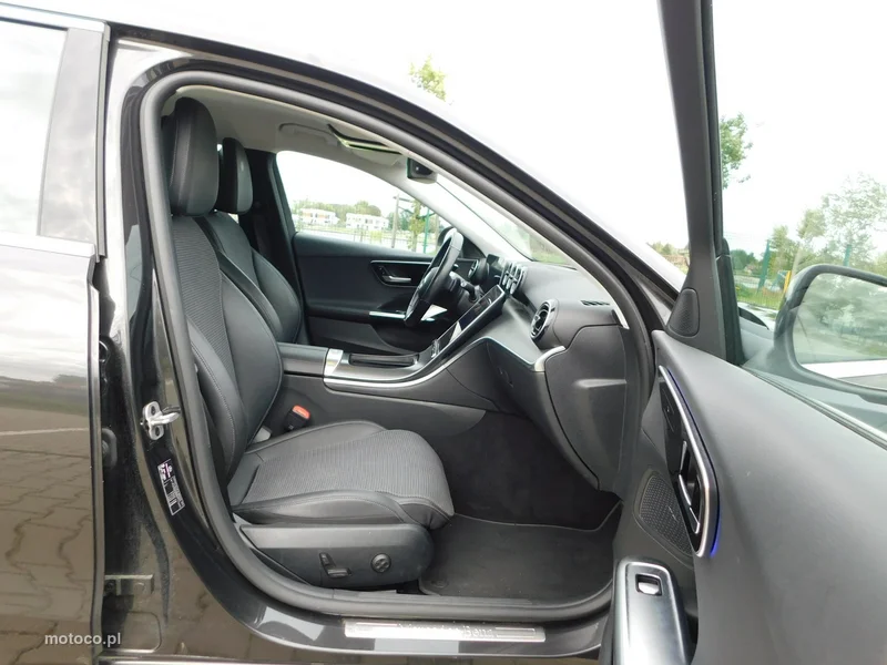 Mercedes-Benz Klasa C W206 C 220 8