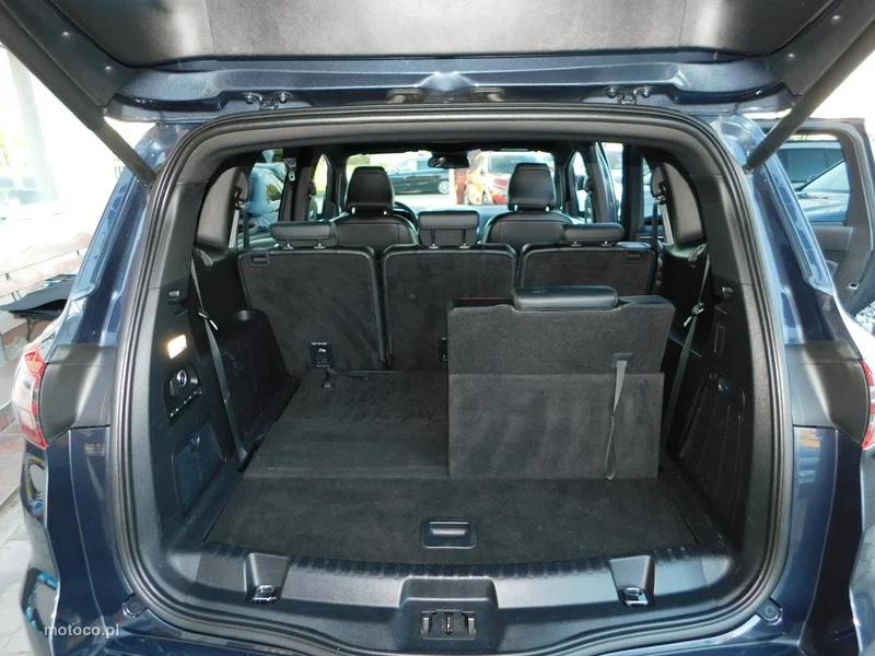 Ford S-Max II 13